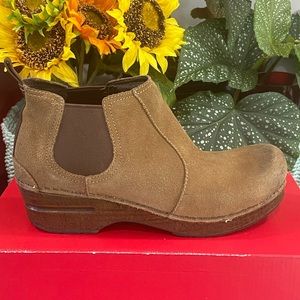 Cognac Brown Suede Leather Clogs